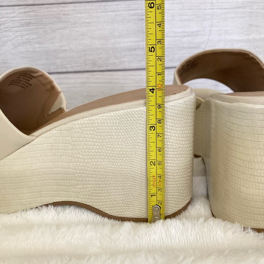 SUN + STONE | Women’s Finleighh Faux Leather Slip-On Wedge Sandals - Picture 7 of 8